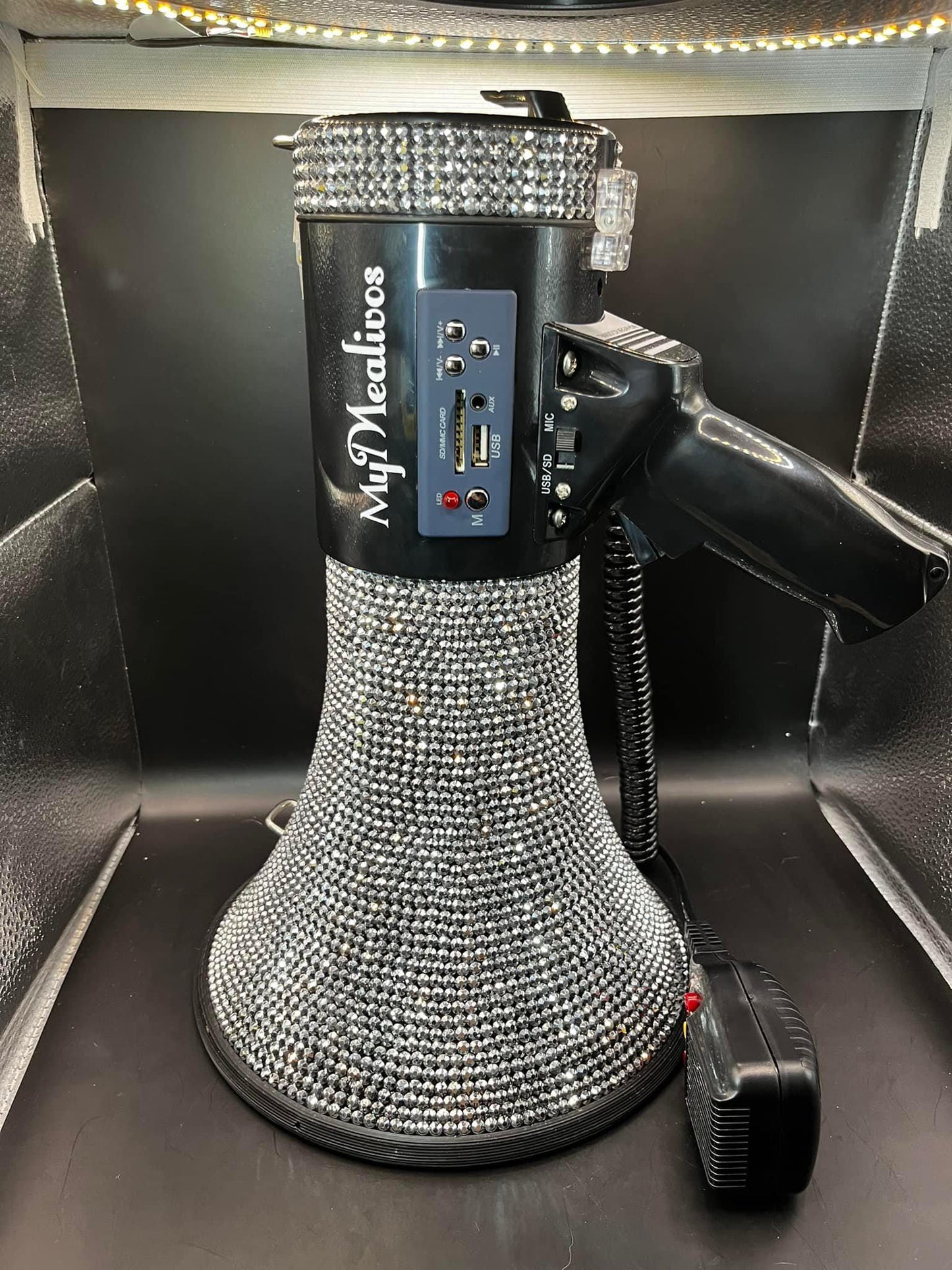 Custom Bling Rhinestones Megaphone with Siren Bullhorn 50 Watt Bullhorn Speaker with Detachable Microphone